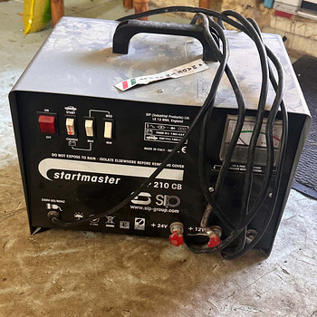 SIP Startmaster 210 CB akulaadija ja käivitusabi (12V / 24V)