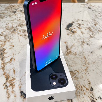 Apple iPhone 13 512GB Midnight + зарядное устройство MagSafe