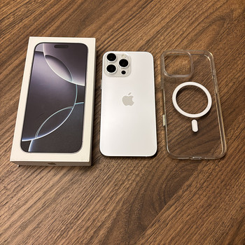 Apple Iphone 16 Pro Max 256gb White Titanium, аккумулятор 96%
