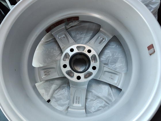Valuveljed Dezent RE R16x6.5, 5x114.3, ET48, CB 71.6 (67.1)