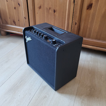 Fender Mustang LT25