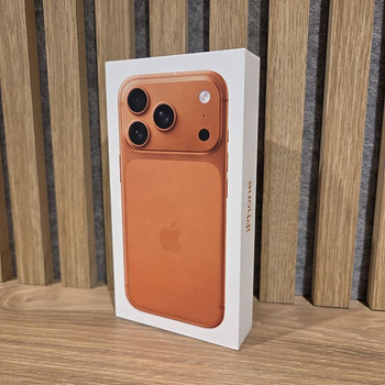 iPhone 17 Pro, Cosmic Orange, 256GB