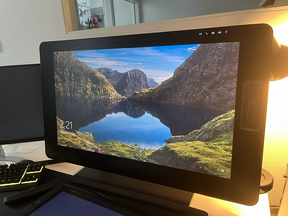 Wacom Cintiq Pro 32 Touch + Ergo Stand