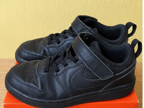 Nike tossud suurus 31,5 Tallad ei ole kulunud, klepsud hoiav