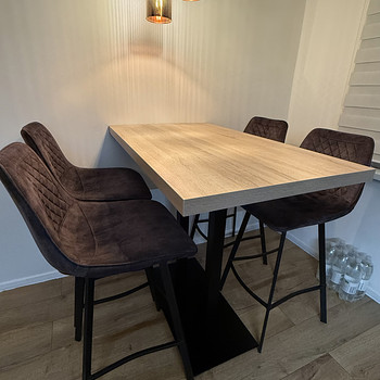 Müüa komplekt: baarilaud ja 4 tooli