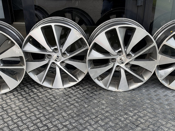 Оригинальные диски Kia 18" + датчики TPMS Kia