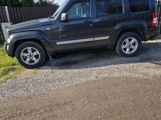 JEEP CHEROKEE