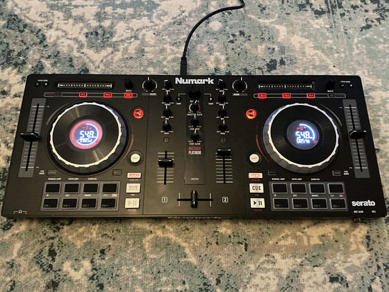 Numark Mixtrack Platinum