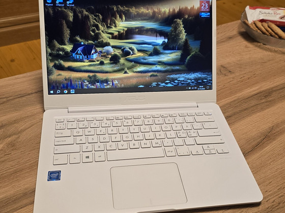 Ноутбук Asus E406M