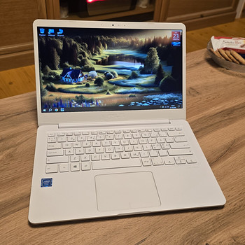 Ноутбук Asus E406M