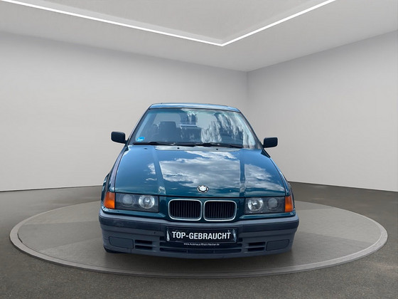 BMW 318i E36