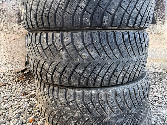 Rehvid MICHELIN x-ice north 4