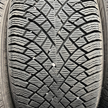 255/45R19 Nokian нешипованные зимние шины