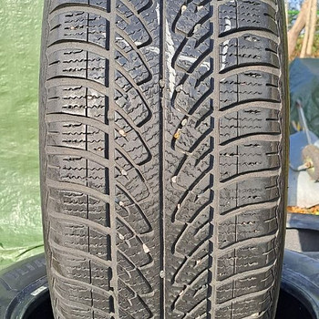 M+S 215 60 17, Goodyear UltraGrip Performance 8