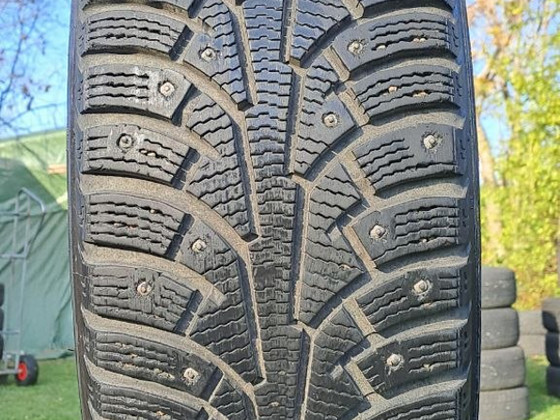 Naastrehvid 205 60 16, Nokian Hakkapeliitta 5