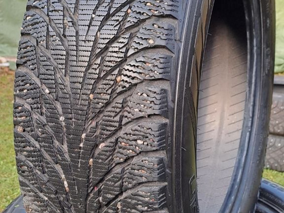 M+S 205 60 16, Nokian Hakkapeliitta R2