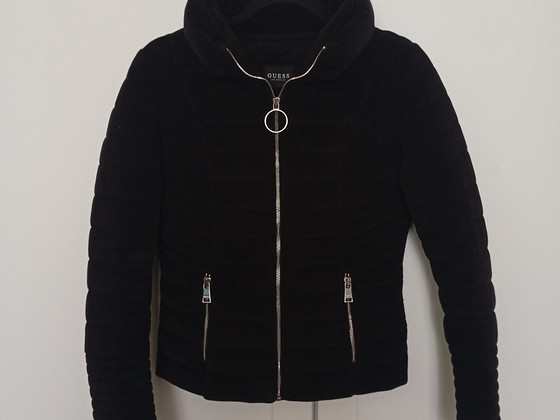 Зимняя куртка Guess. Размер S.