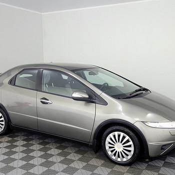 Honda Civic Elegance 1.8 103kW