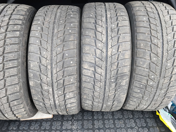 Talverehvid Delinte 255/50 R17 (mustriga 7–9 mm) / Talverehvid