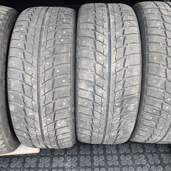Talverehvid Delinte 255/50 R17 (mustp 7-9 mm) / Зимние шины