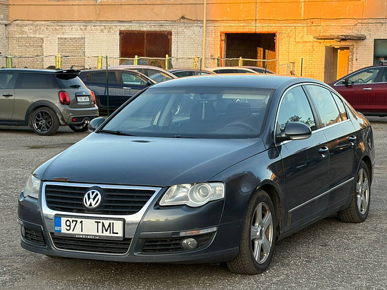 VOLKSWAGEN PASSAT