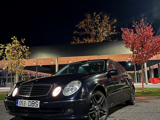 Mercedes-Benz E211 W320