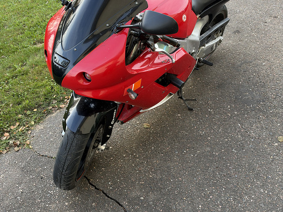 Yamaha fzr1000 A2