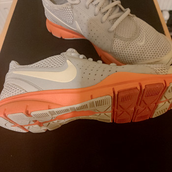 Кроссовки Nike 38