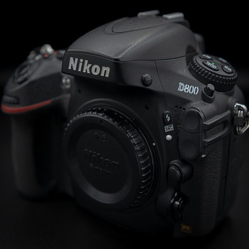 Nikon D800 täiskaader kaamera, väikese läbisõiduga