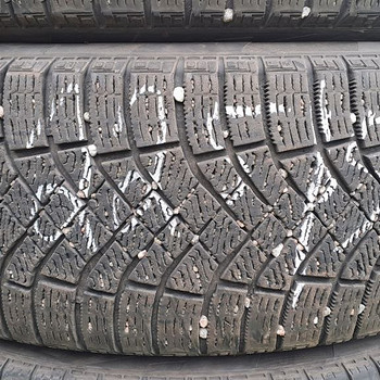 M+S 225 55 18, Pirelli IceZero R