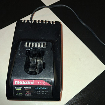 Зарядка metabo ac30