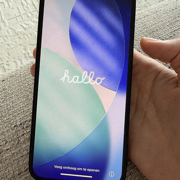 Продам iPhone 13 128GB в цвете Midnight.
