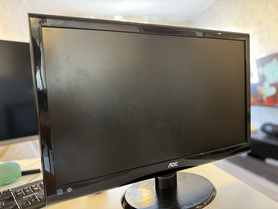 AOC LCD monitor 24"