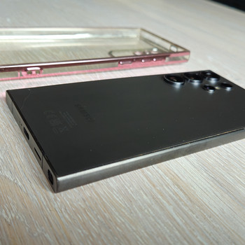 Samsung Galaxy S24 Ultra 256 GB korralik.