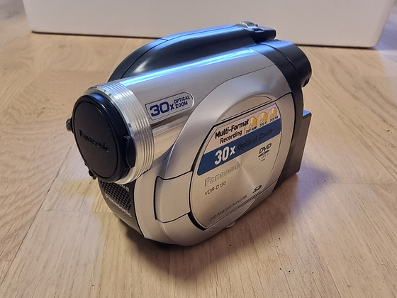 DVD-видеокамера Panasonic VDR-D150