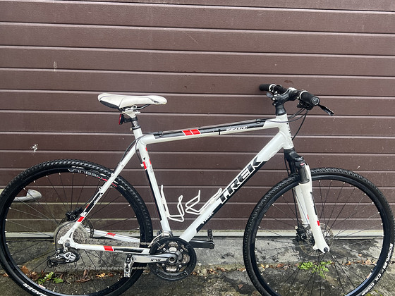 Müüa: Hübriidratas Trek 7700 (XL-raam)