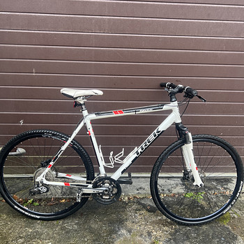 Müüa: Hübriidratas Trek 7700 (XL-raam)