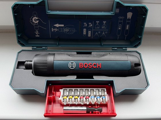 UUS Bosch GO Professional 3.6V akukruvikeeraja komplekt