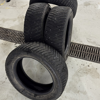 Продам зимние шины Goodyear UltraGrip Ice Arctic!