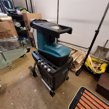 Müüa Makita UD2500 oksapurustaja