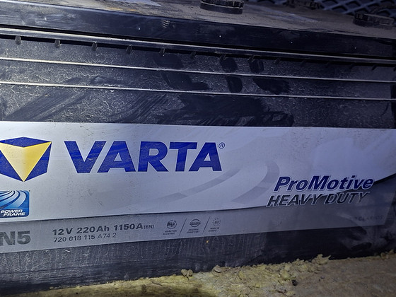 Продам 2 аку .для грузовика