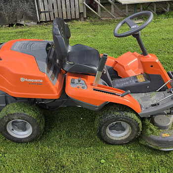 Husqvarna R216 AWD