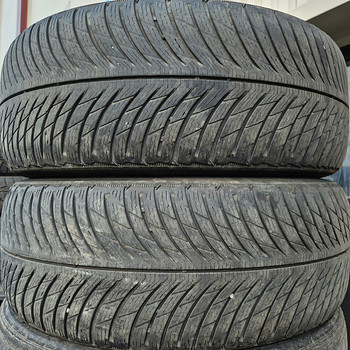 R17 M+S ламельные Michelin 235/55/17 - 2шт - DOT24