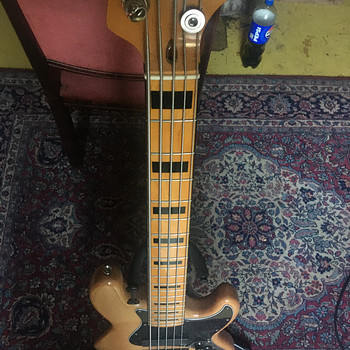 Squier Jazz Bass