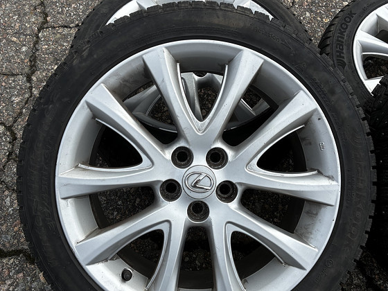 5x100 17” оригинальные диски Lexus и шипованные шины Hankook