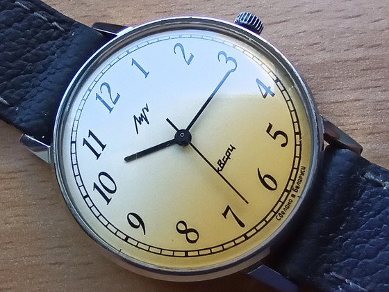 Наручные часы LUCH SLIM Quartz USSR