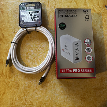 Зарядное устройство с USB и кабель