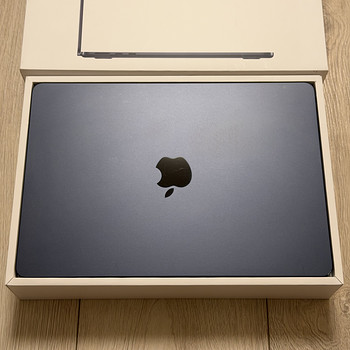 Apple Macbook Air 13 M2 8/256GB MdN INT, аккумулятор 100%, C