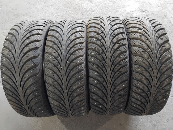 215/60R16 шипованные шины