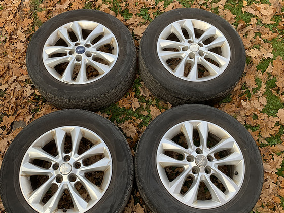 Originaalveljed Ford + suverehvid